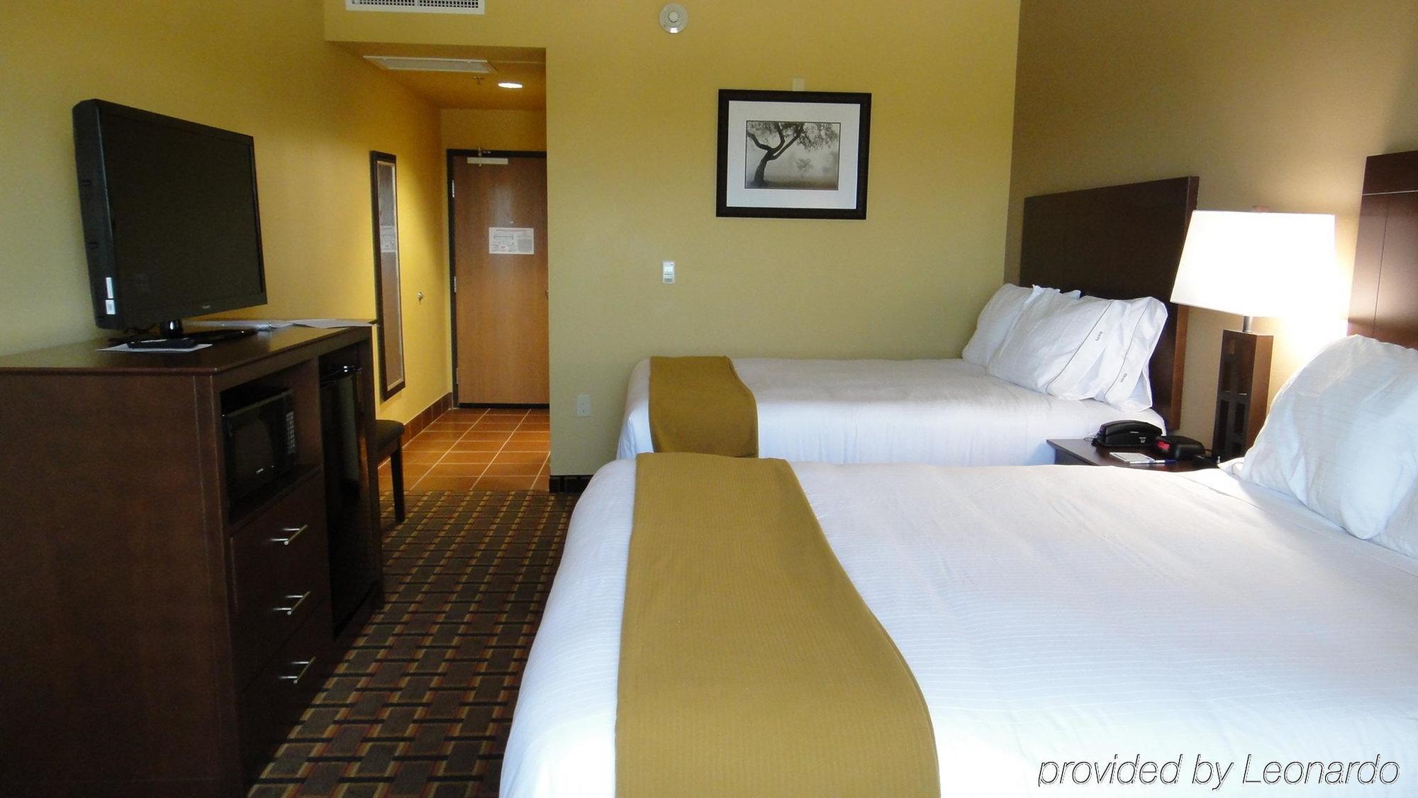 Holiday Inn Express & Suites George West By Ihg Room photo